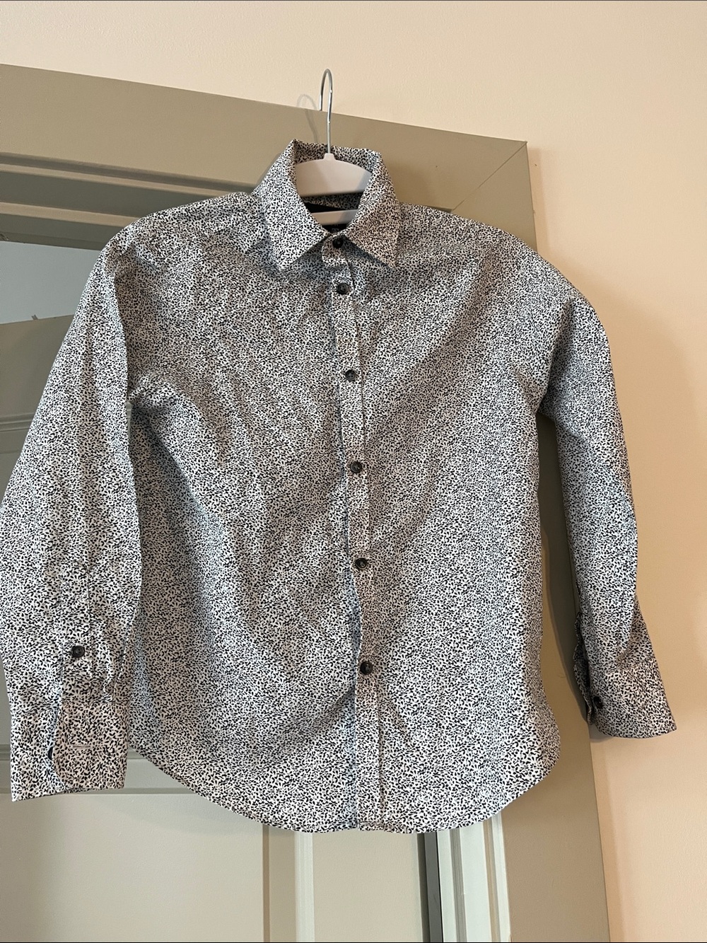 Boys sz 8 Black & White Micro-Print Button-Up Shirt VanHeusen